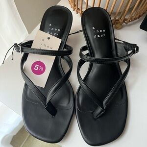 NWT A New Day Black Strappy Toe-Ring Kitten Heel Sandals - Women’s Size 5.5